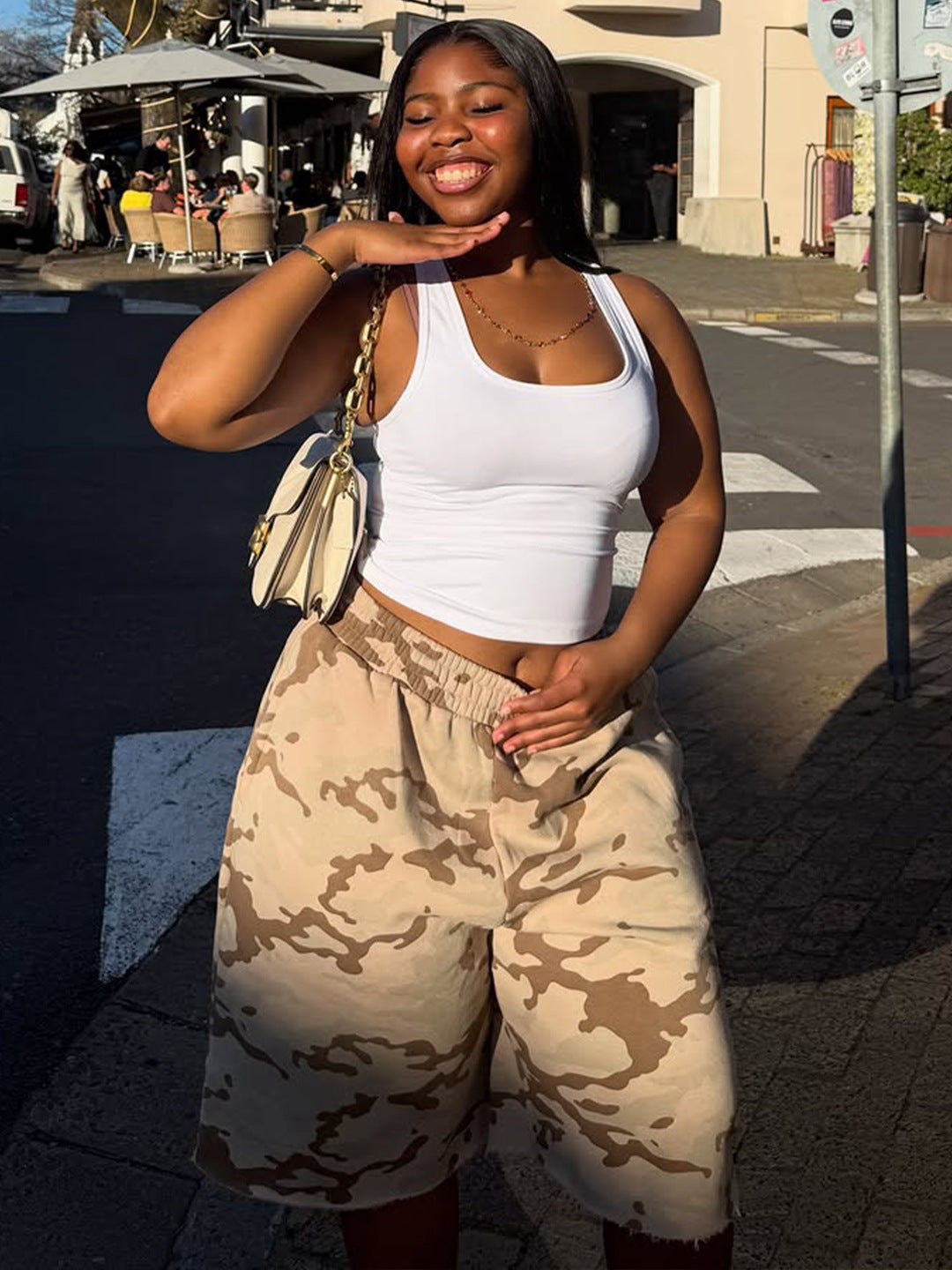 Women Elastic Waist Loose Fit Camo Casual Shorts