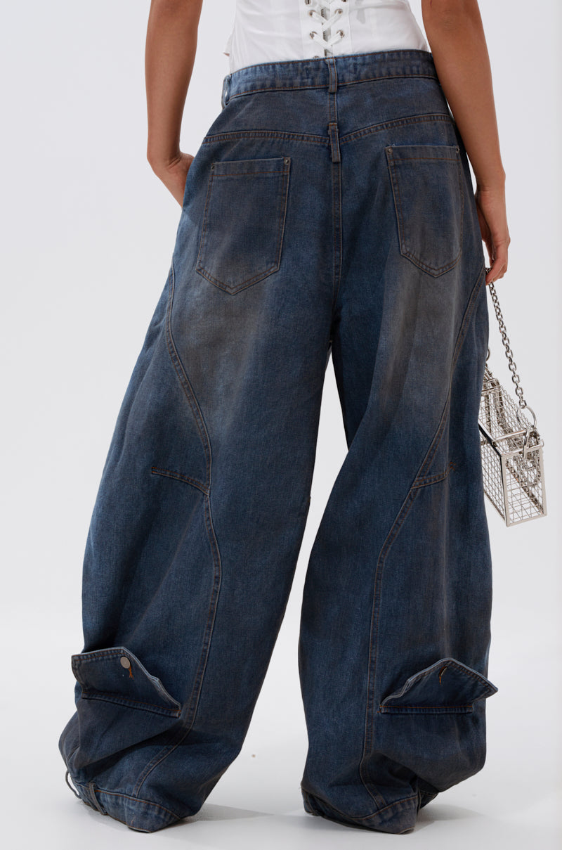 Retro Pleated Washed Curved Jeans